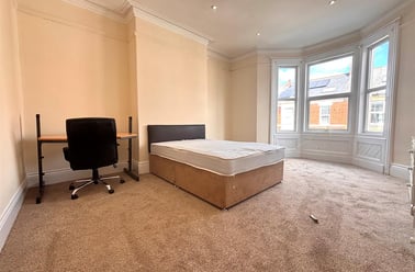Hazelwood Avenue, Jesmond, Newcastle - Image 3